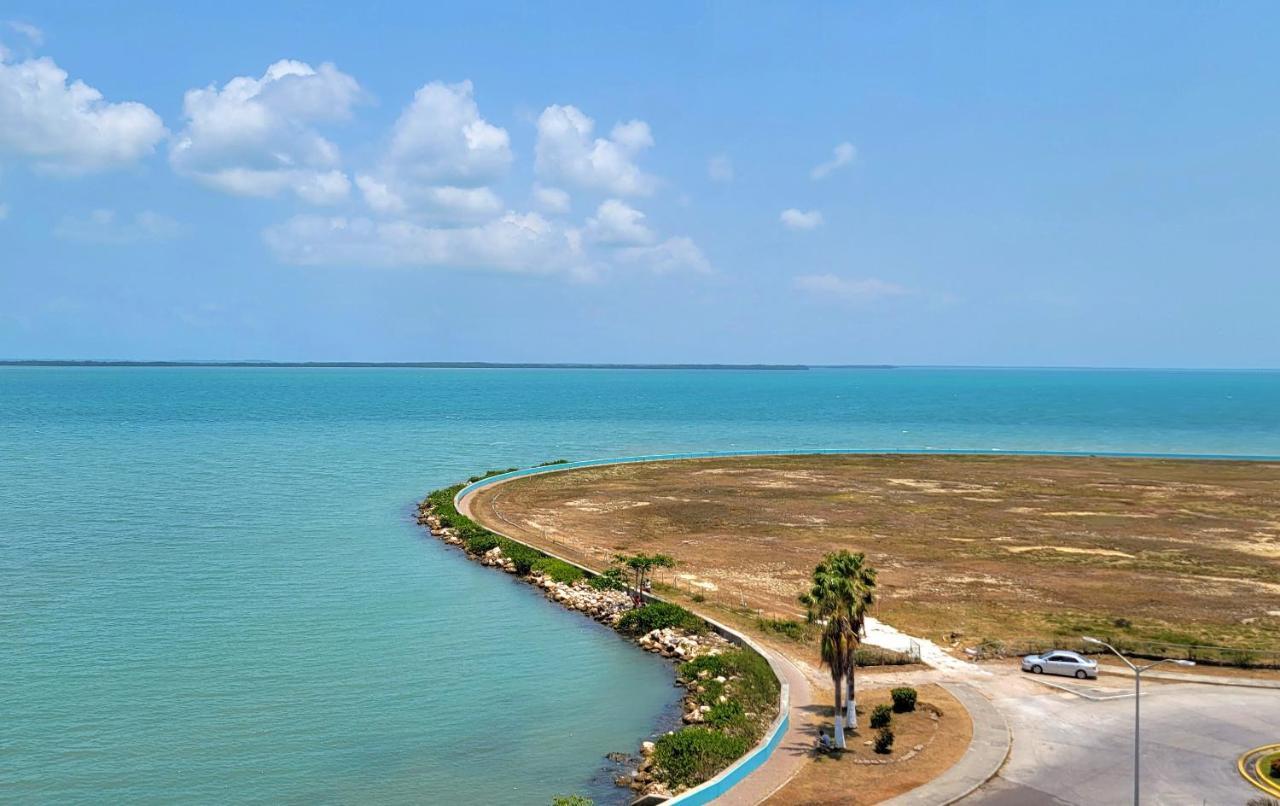 Golden Bay Belize Hotel Белиз Сити Екстериор снимка