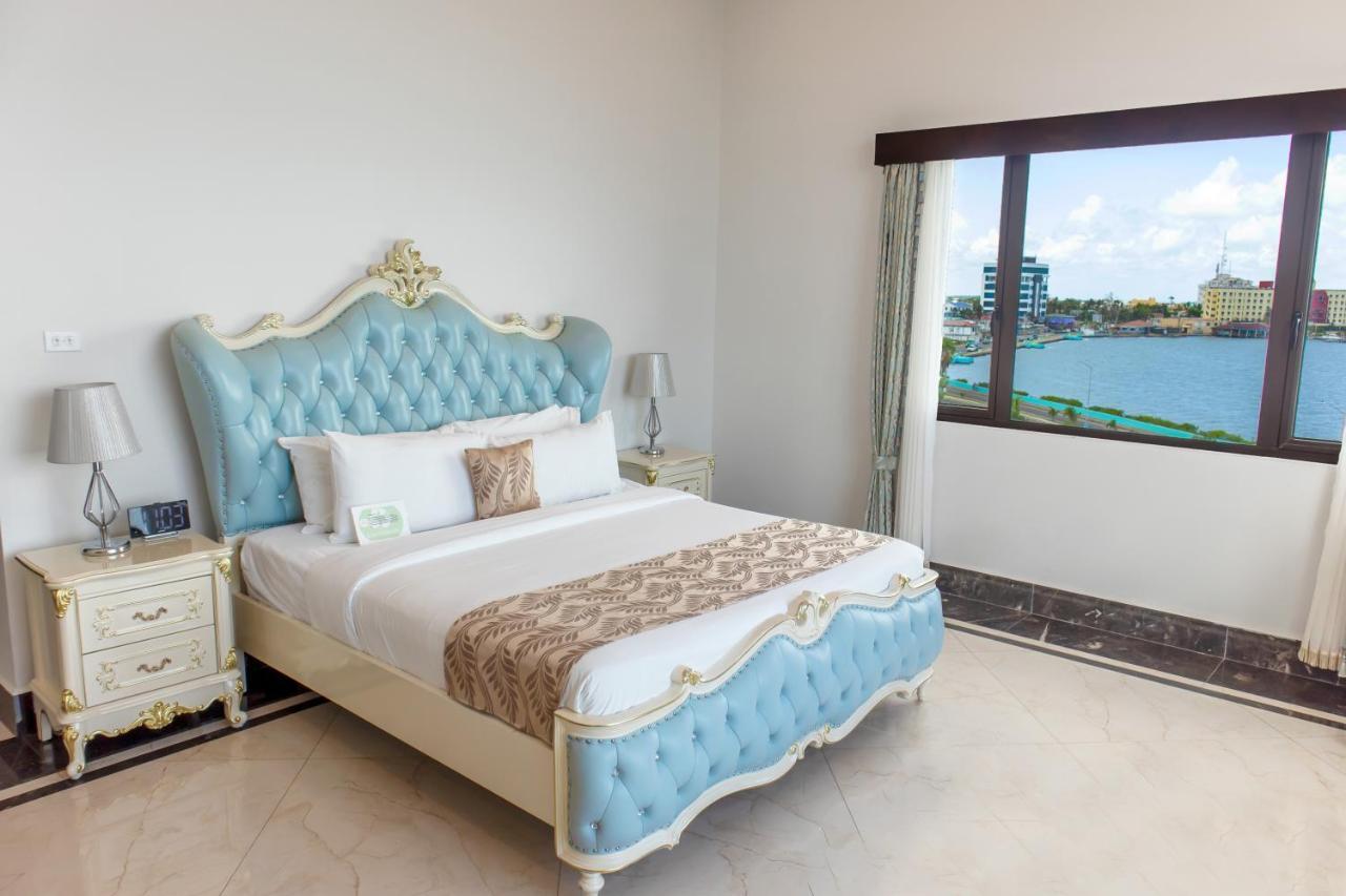 Golden Bay Belize Hotel Белиз Сити Екстериор снимка