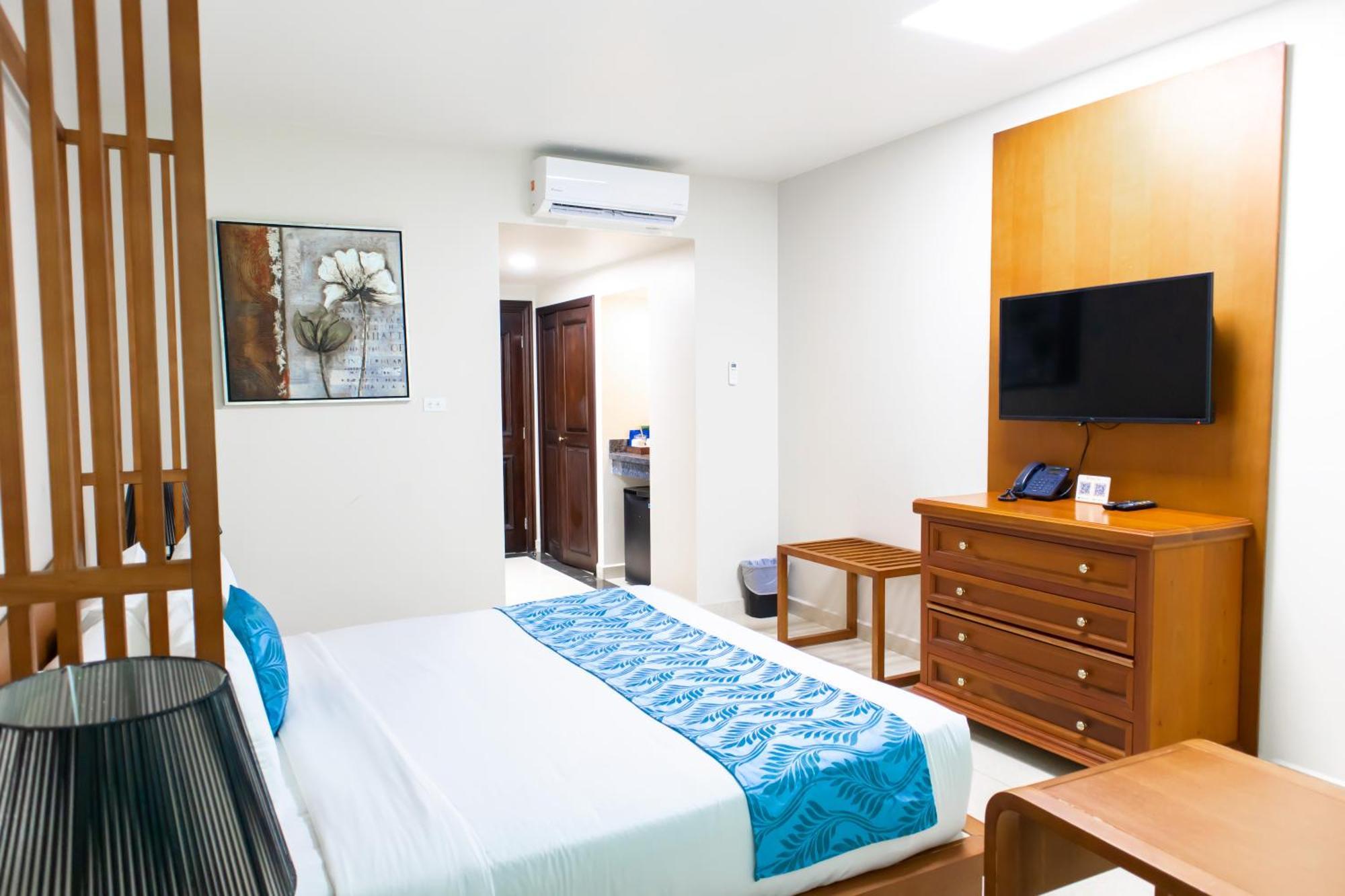 Golden Bay Belize Hotel Белиз Сити Екстериор снимка